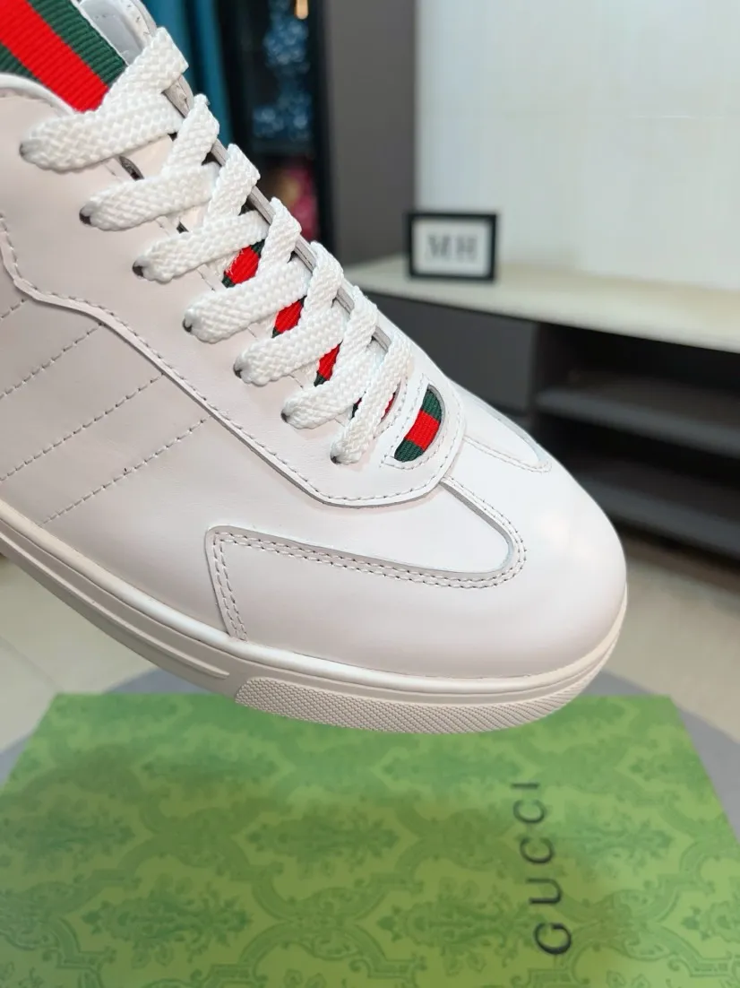 Factory price 440🌹🌹GUCCI [Gucci] New high-end brand of men's shoes, the latest fashionable casual men's shoes, trendy and versatile style, relaxed and sporty style, uppers imported from Italy, first-layer cowhide, genuine leather lining and ultra-fine workmanship. Original personalized fashionable rubber wear-resistant outsole, light and comfortable on the foot, size 38-44